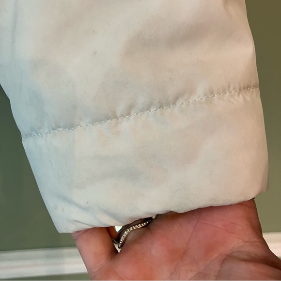 The North Face- Tamburello Jacket in TNF White. EUC. Has small flaw. Size XL. - Picture 8 of 15